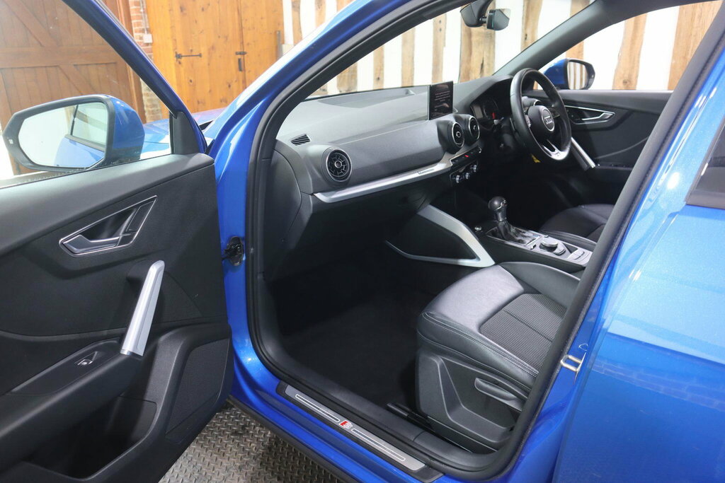 Audi Q2 1.6 Tdi Sport S Tronic Black #33