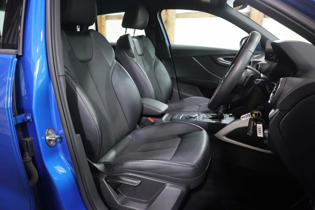 Audi Q2 1.6 Tdi Sport S Tronic Black #12