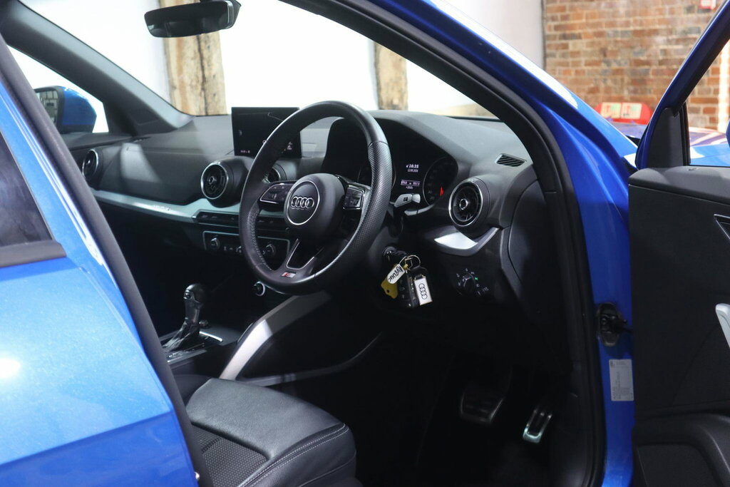 Audi Q2 1.6 Tdi Sport S Tronic Black #9