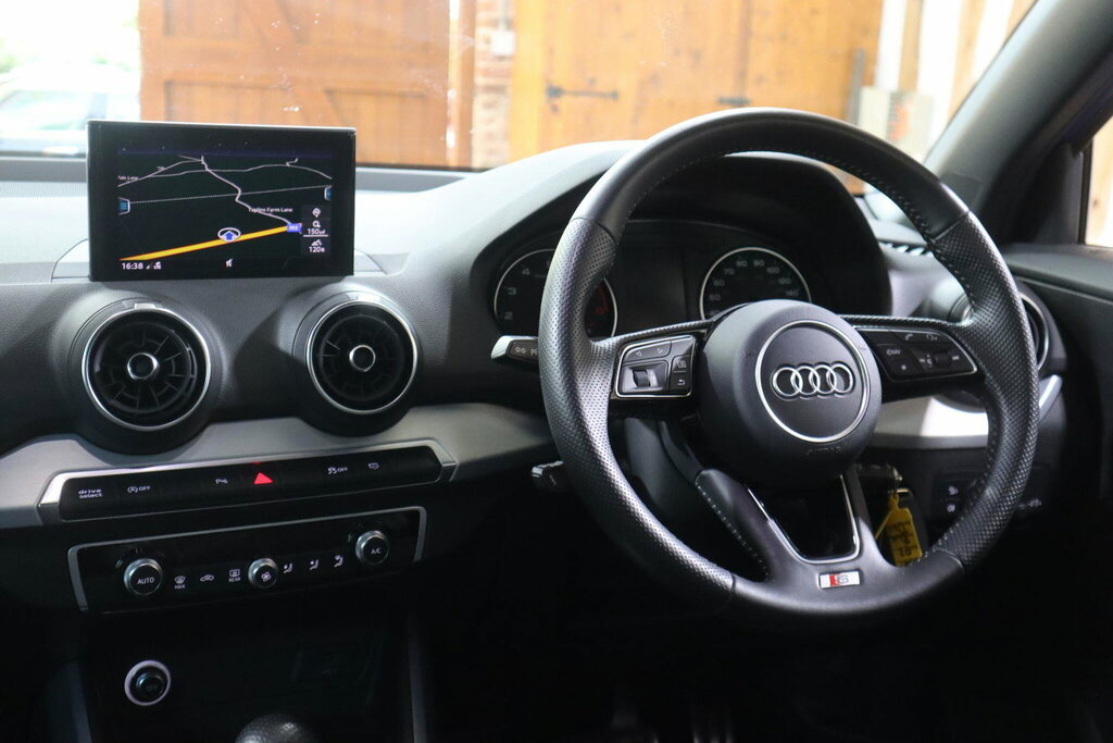 Audi Q2 1.6 Tdi Sport S Tronic Black #48