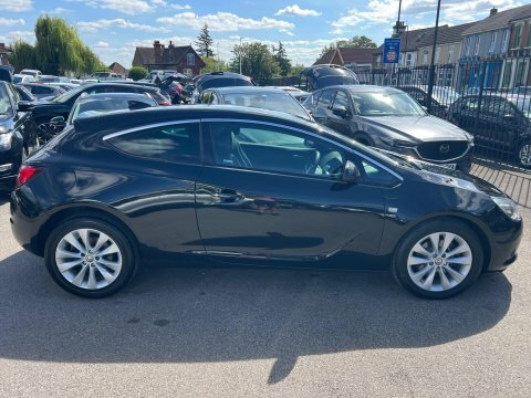 Vauxhall Astra GTC 1.4I Turbo Sri Black #6