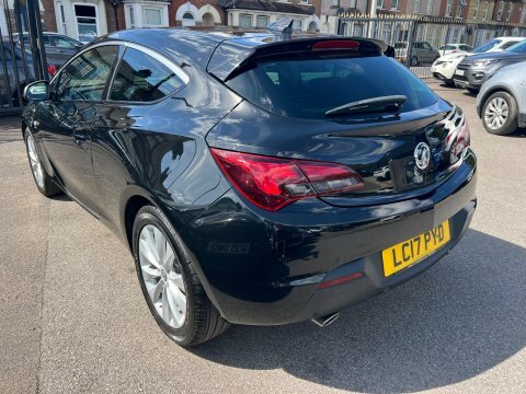 Vauxhall Astra GTC 1.4I Turbo Sri Black #3