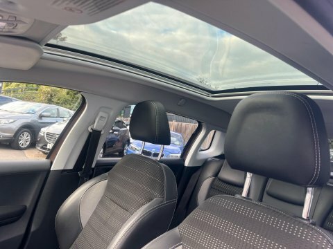 Peugeot 2008 1.2 Puretech Allure #20