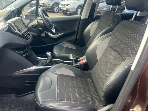 Peugeot 2008 1.2 Puretech Allure #18
