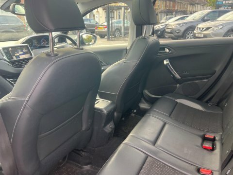 Peugeot 2008 1.2 Puretech Allure #21