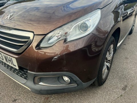 Peugeot 2008 1.2 Puretech Allure #9