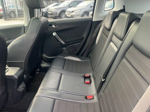 Peugeot 2008 1.2 Puretech Allure #22