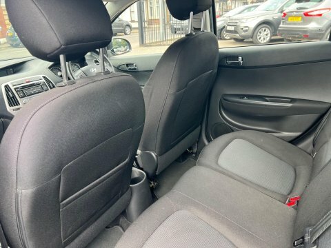 Hyundai I20 1.2 Classic 84 Bhp Silver #25