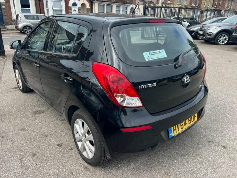 Hyundai I20 1.4 Crdi Blue Black #3