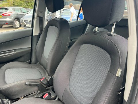 Hyundai I20 1.2 Classic 84 Bhp Silver #24