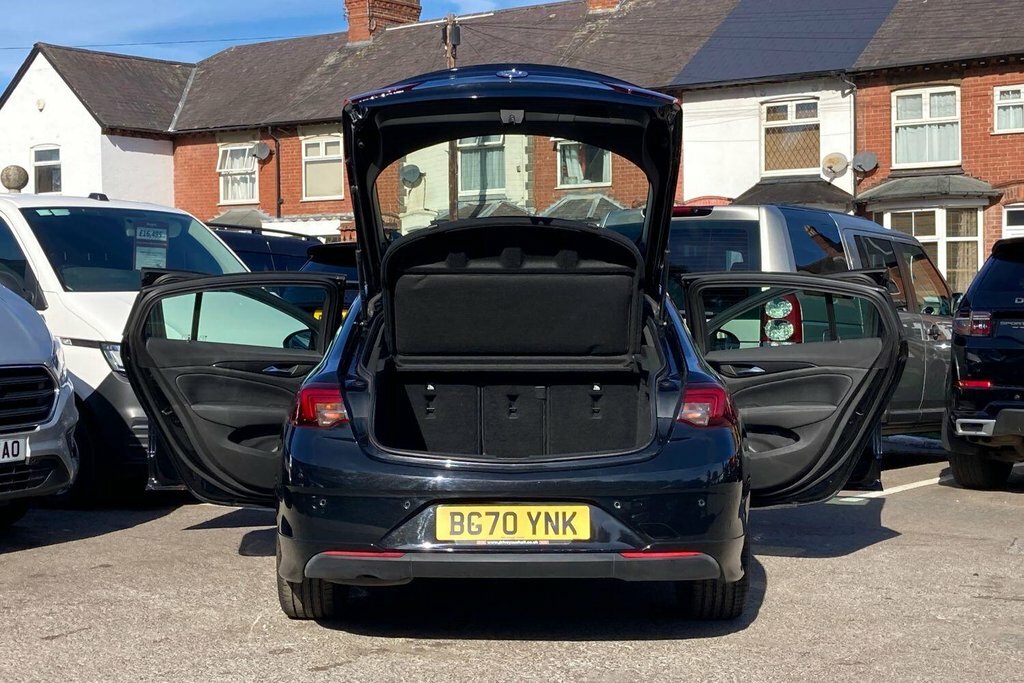 Vauxhall Insignia Hatchback Red #29