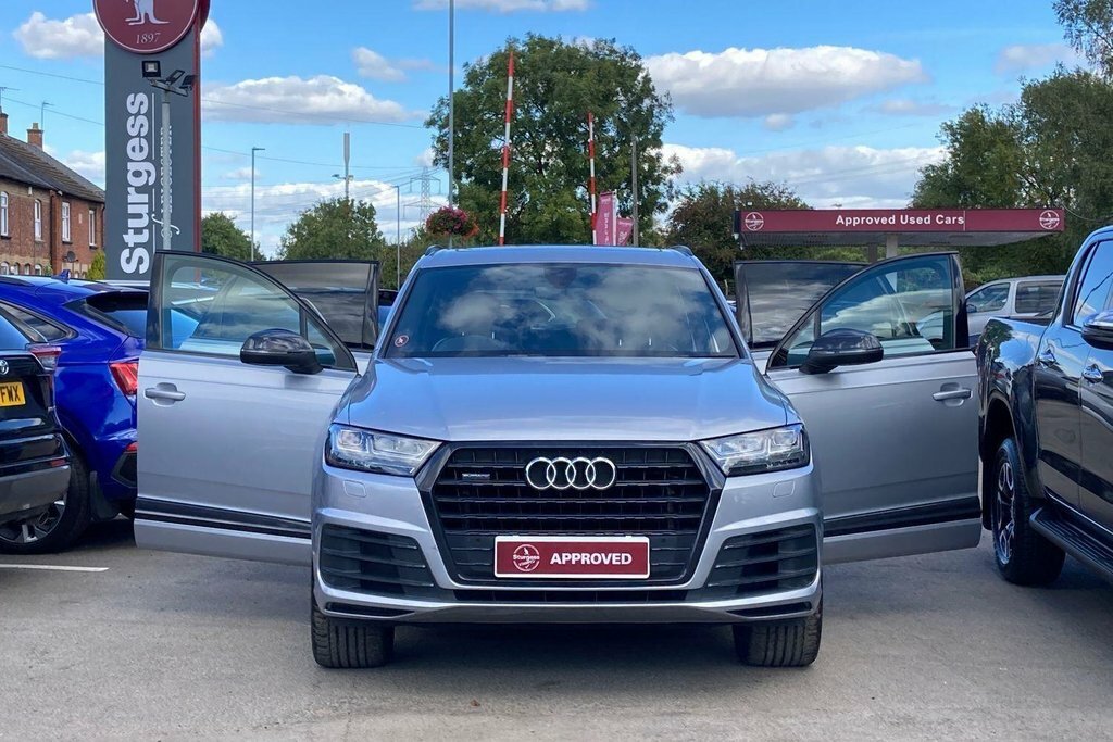 Audi Q7 3L Black Edition YA19OTX Silver #5