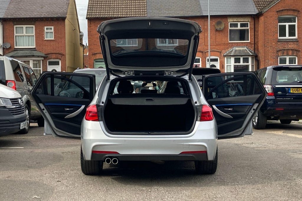 BMW 3 Series  Black #32