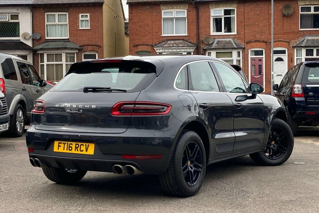 Porsche Macan V6 Gts Suv Black #36