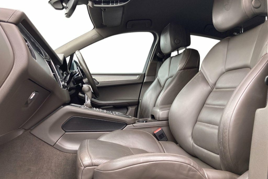 Porsche Macan V6 Gts Suv Black #9