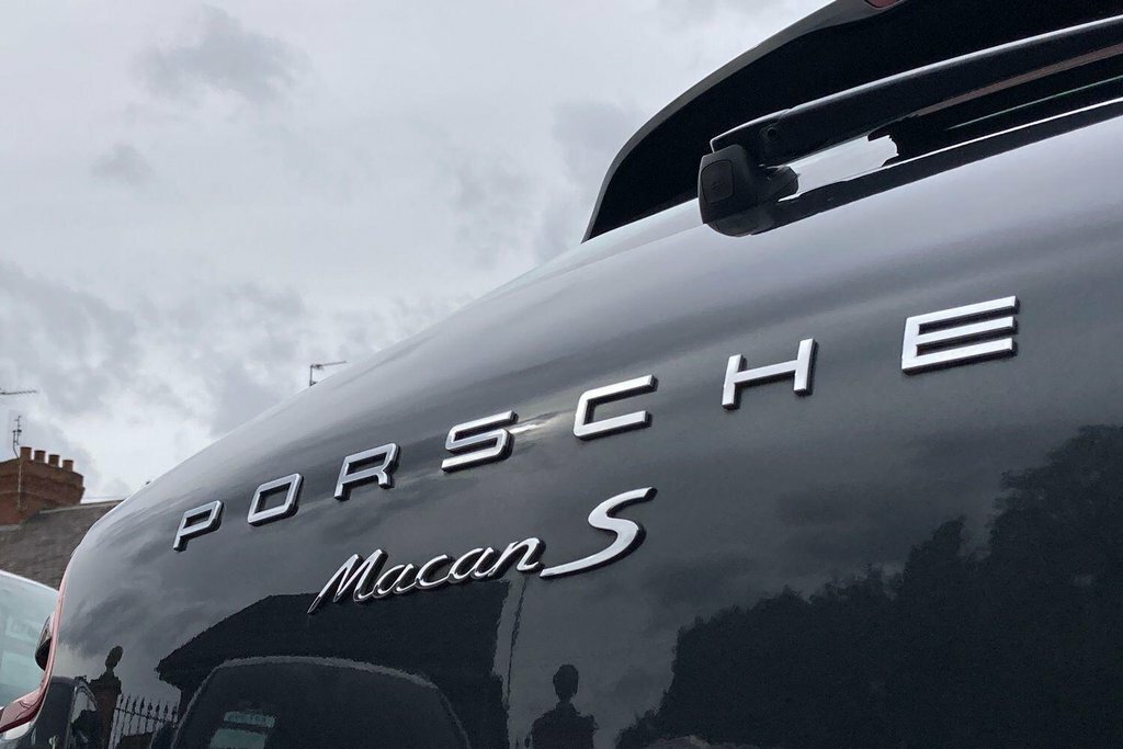 Porsche Macan V6 Gts Suv Black #38