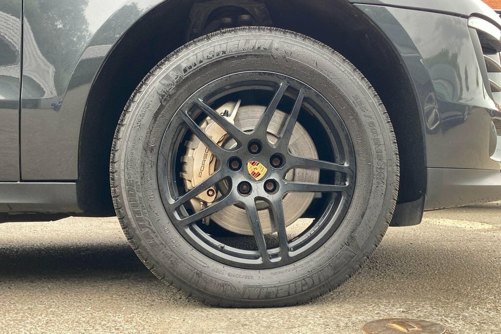 Porsche Macan V6 Gts Suv Black #25