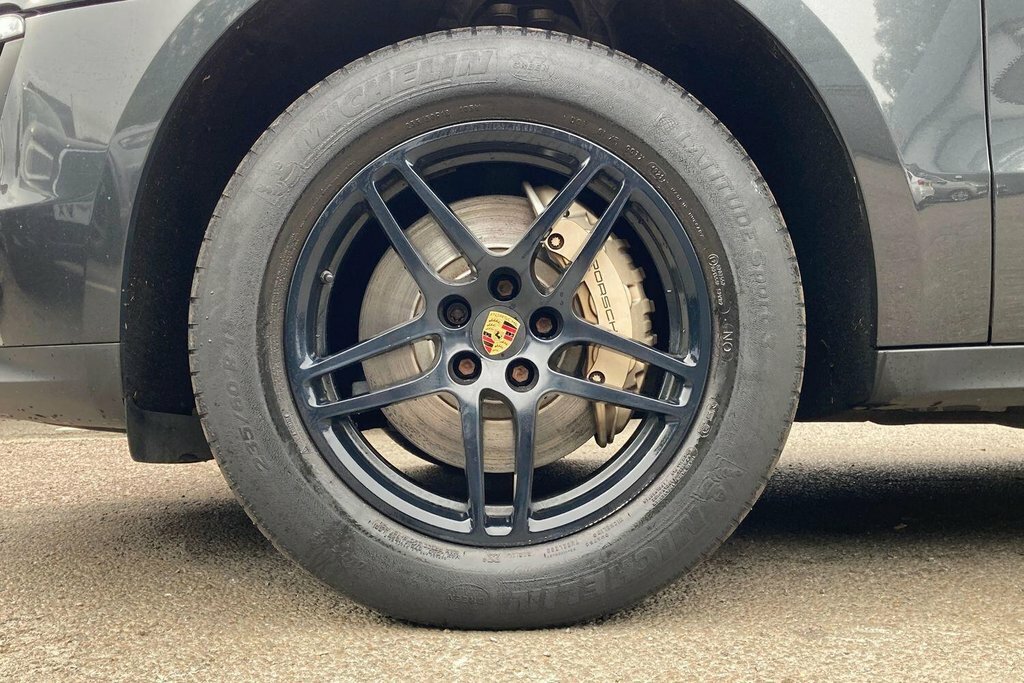 Porsche Macan V6 Gts Suv Black #28