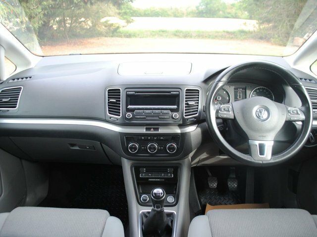 Volkswagen Sharan 2.0 Tdi Bluemotion Tech Black #4