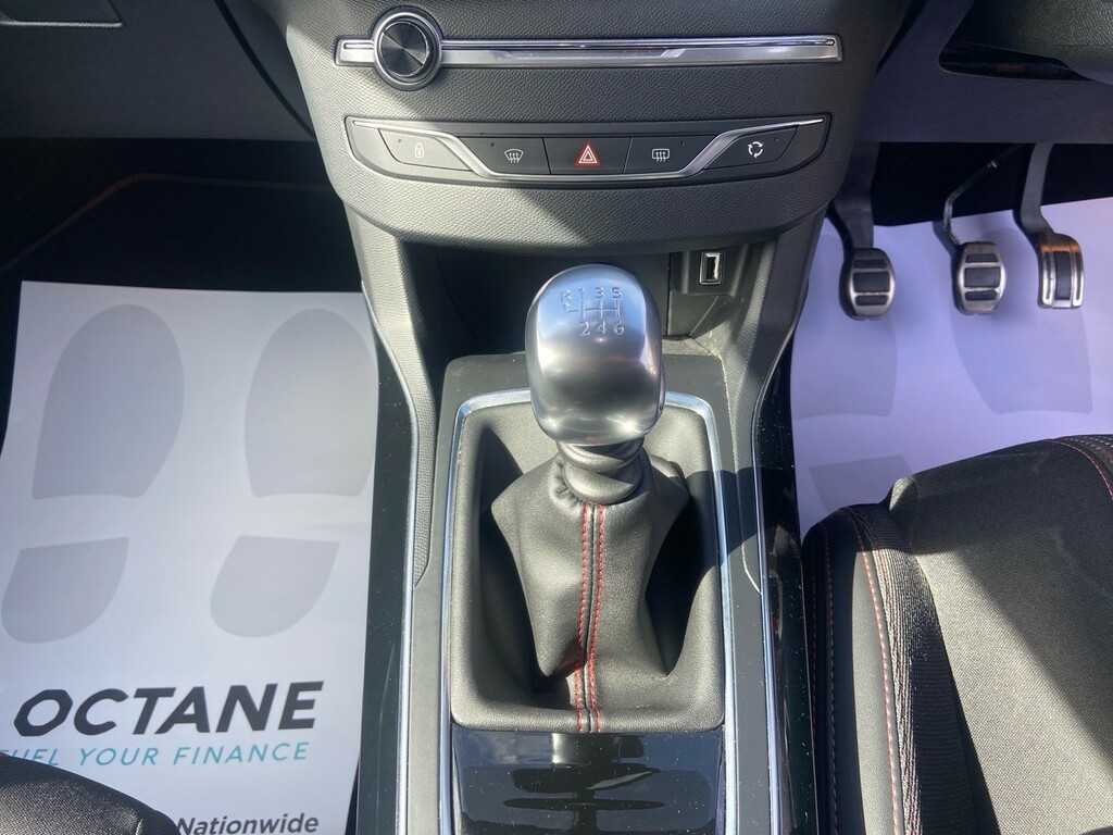 Peugeot 308 Hatchback White #24