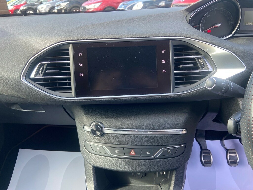 Peugeot 308 Hatchback White #20