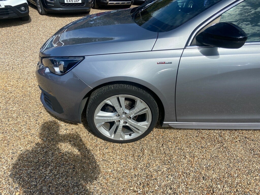 Peugeot 308 Hatchback White #37