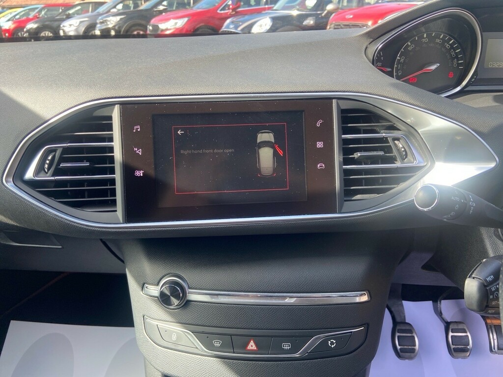 Peugeot 308 Hatchback White #22