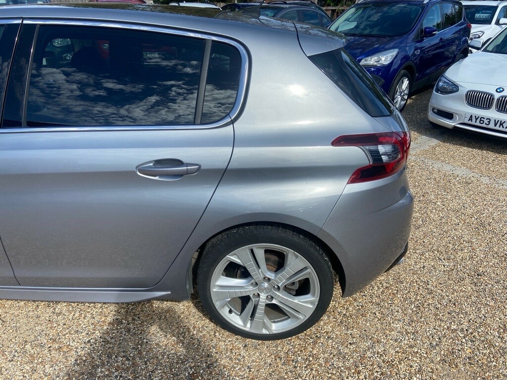 Peugeot 308 Hatchback White #40