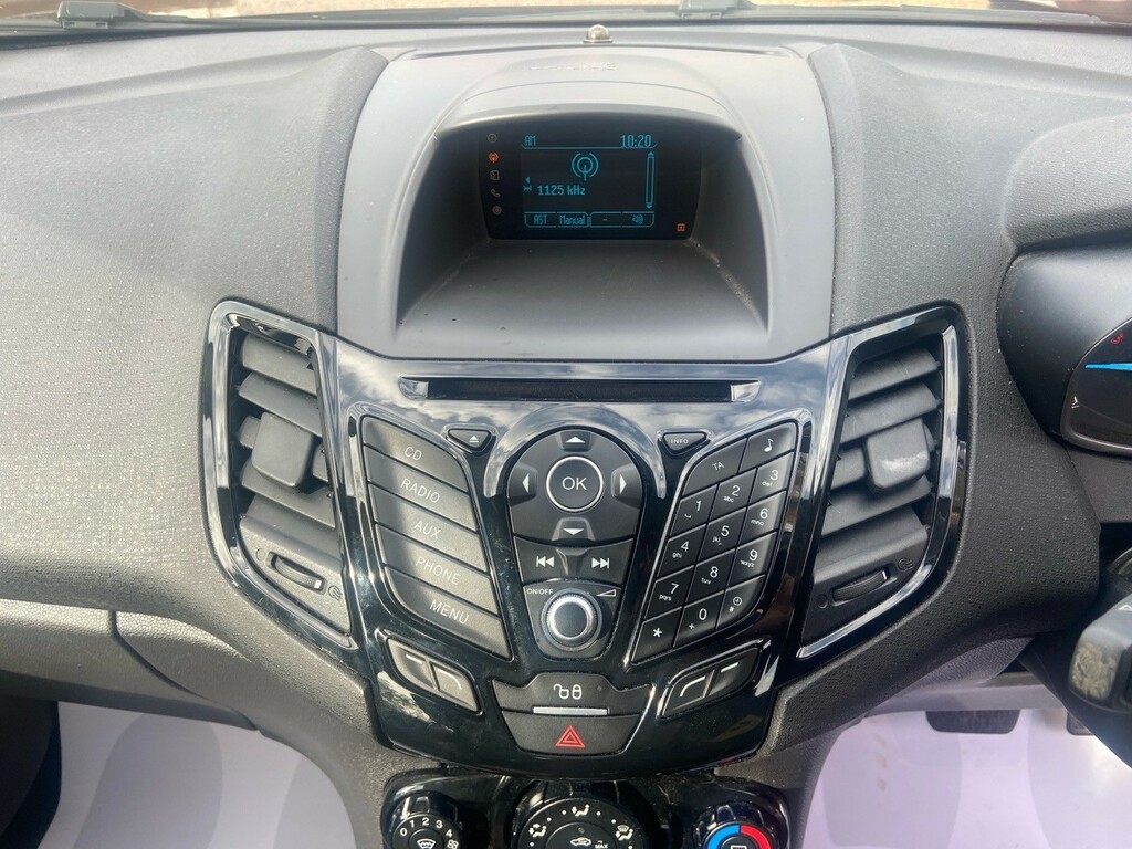 Ford Fiesta 1L Titanium White #25