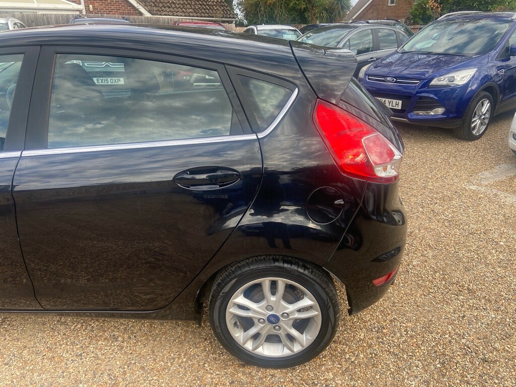Ford Fiesta 1L Titanium White #31