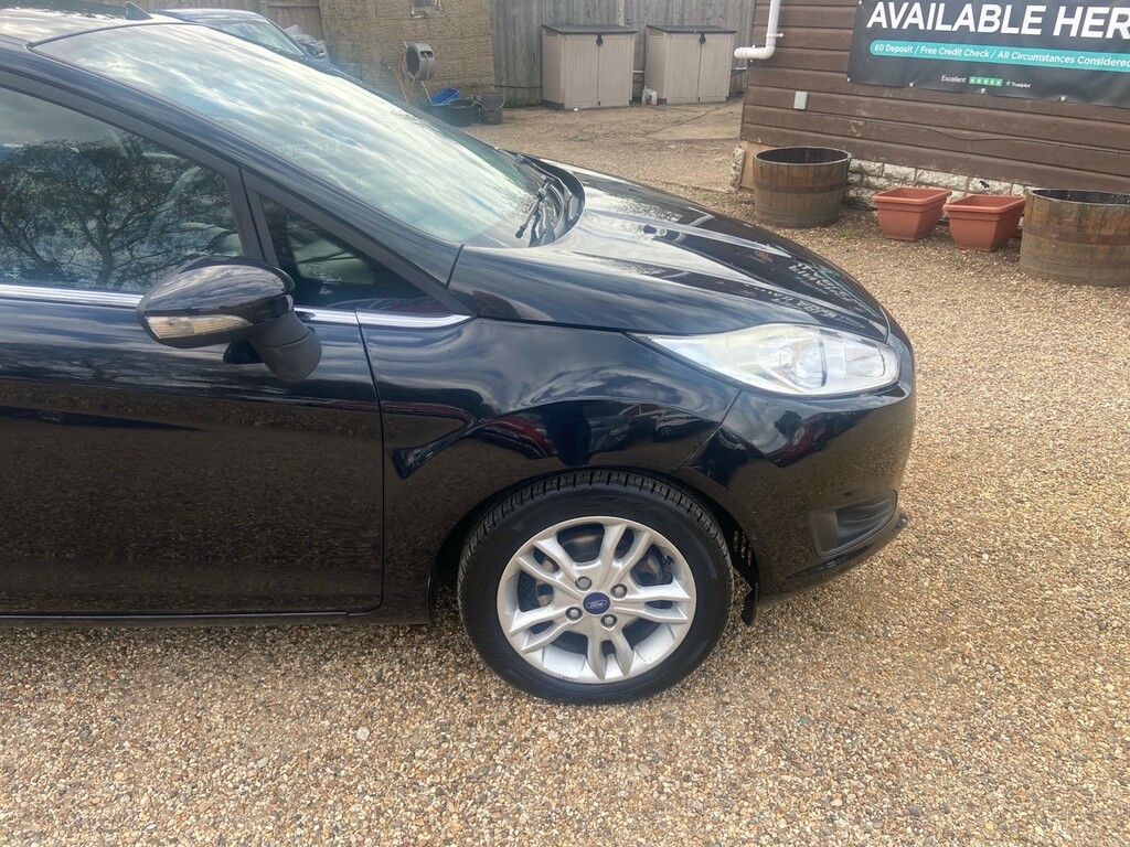 Ford Fiesta 1L Titanium White #37
