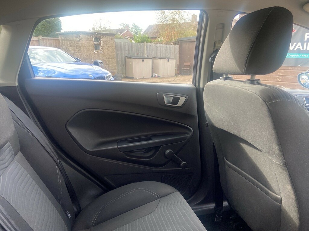 Ford Fiesta 1L Titanium White #26