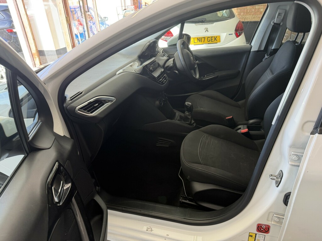 Peugeot 208 1.2 Vti Puretech Access White #5