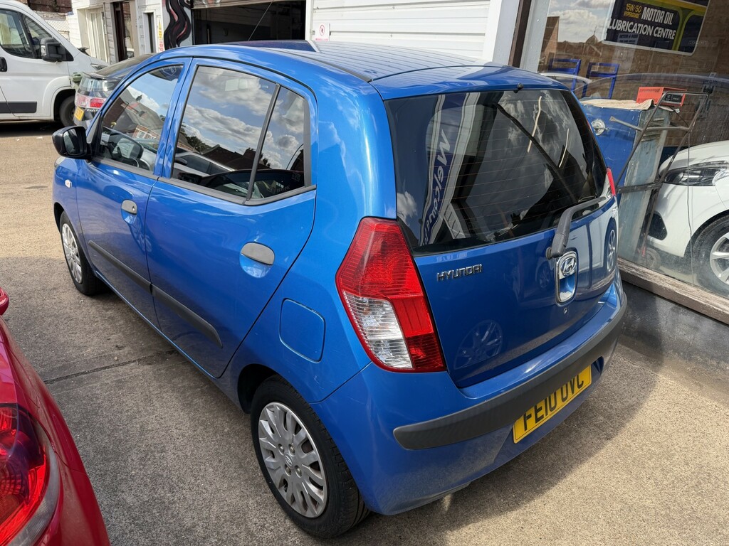 Hyundai I10 Hatchback Red #9