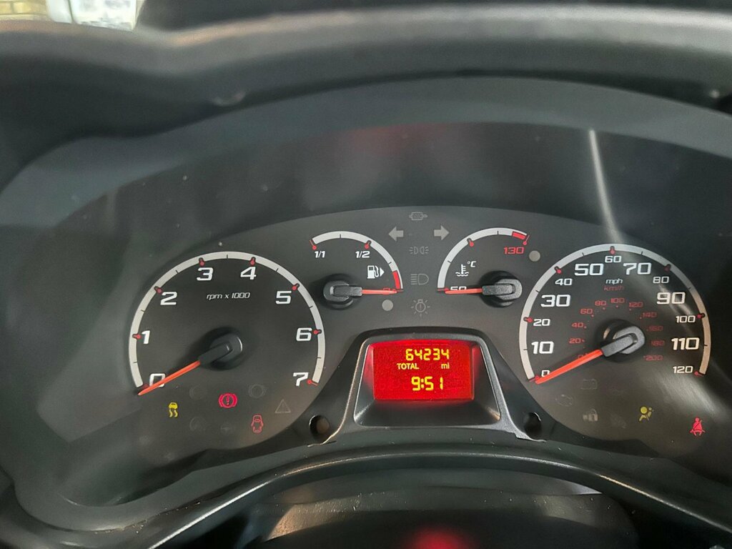 Ford KA Zetec Silver #17