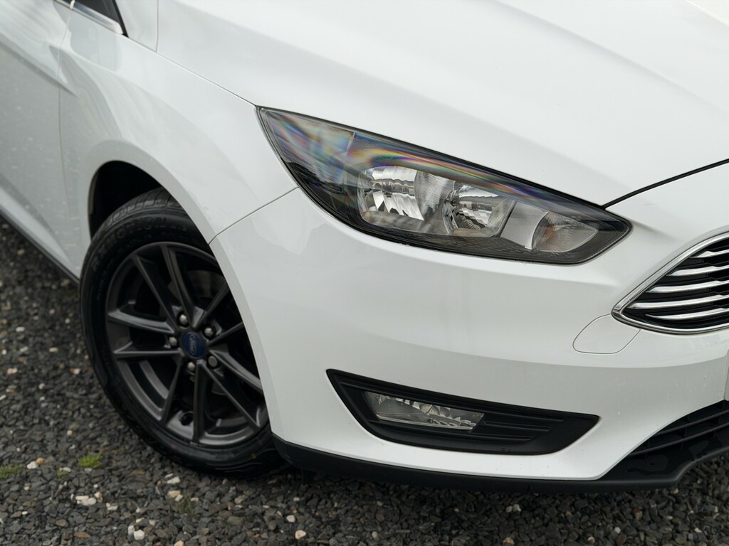Ford Focus 1.5 Tdci Zetec 2016 YN16RNF White #5