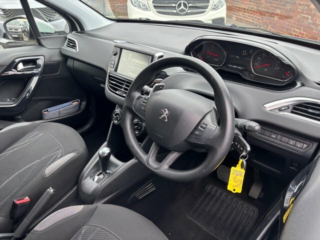 Peugeot e-208 E-hdi Active Blue #10