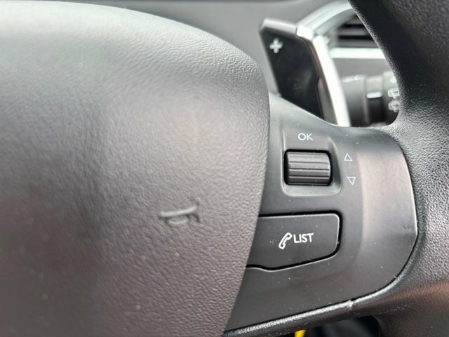 Peugeot e-208 E-hdi Active Blue #22
