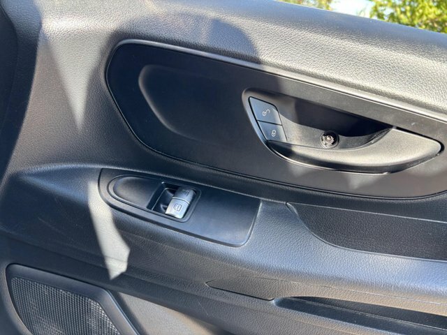 Mercedes-Benz Vito Panel Van White #13