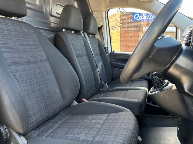 Mercedes-Benz Vito Panel Van White #8