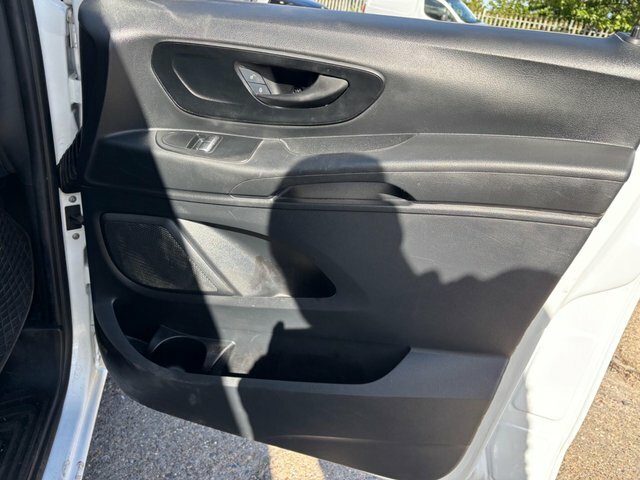 Mercedes-Benz Vito Panel Van White #12