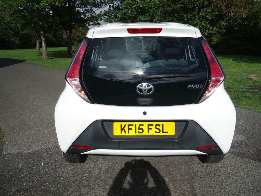 Toyota Aygo 1.0 Vvt-i X-play Euro 5 White #6