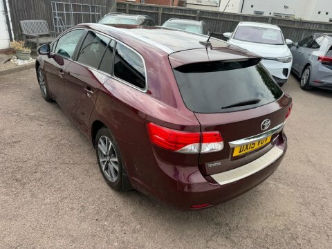 Toyota Avensis 2.0 D-4d Icon #5