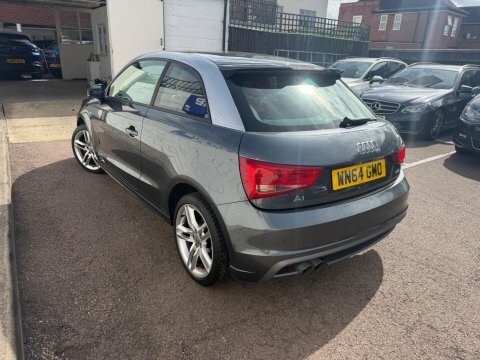 Audi A1 1.6 Tdi S Line Euro 5 Ss Red #4