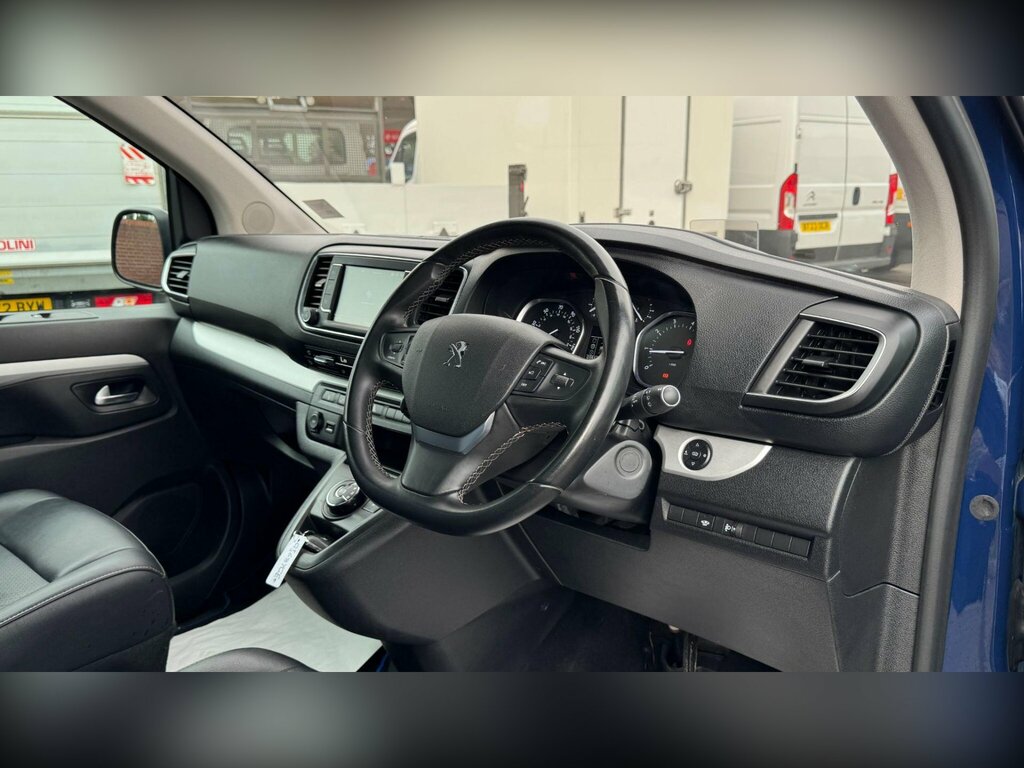 Peugeot Traveller Active Red #15