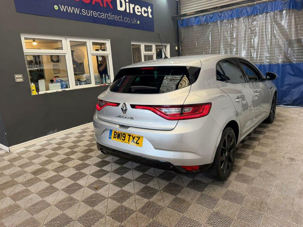 Renault Megane Iconic White #12