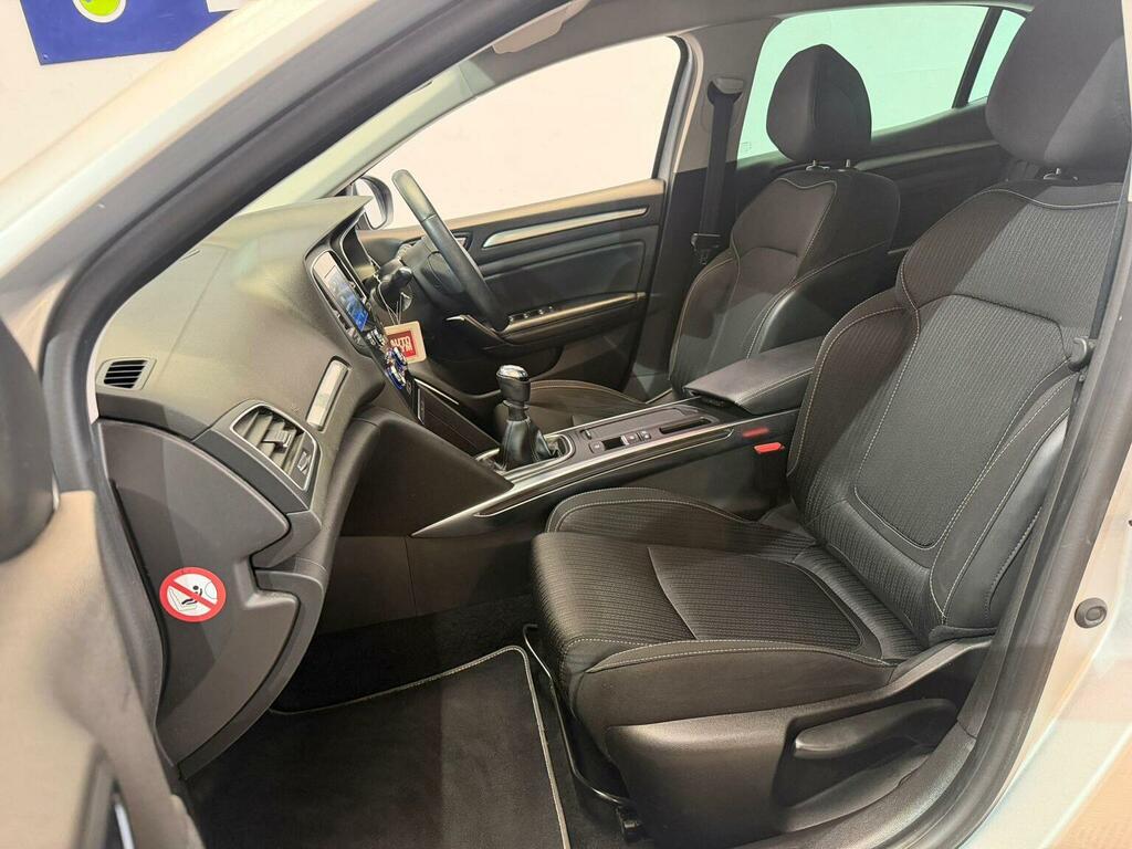 Renault Megane Iconic White #22