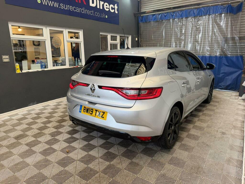 Renault Megane Iconic White #9