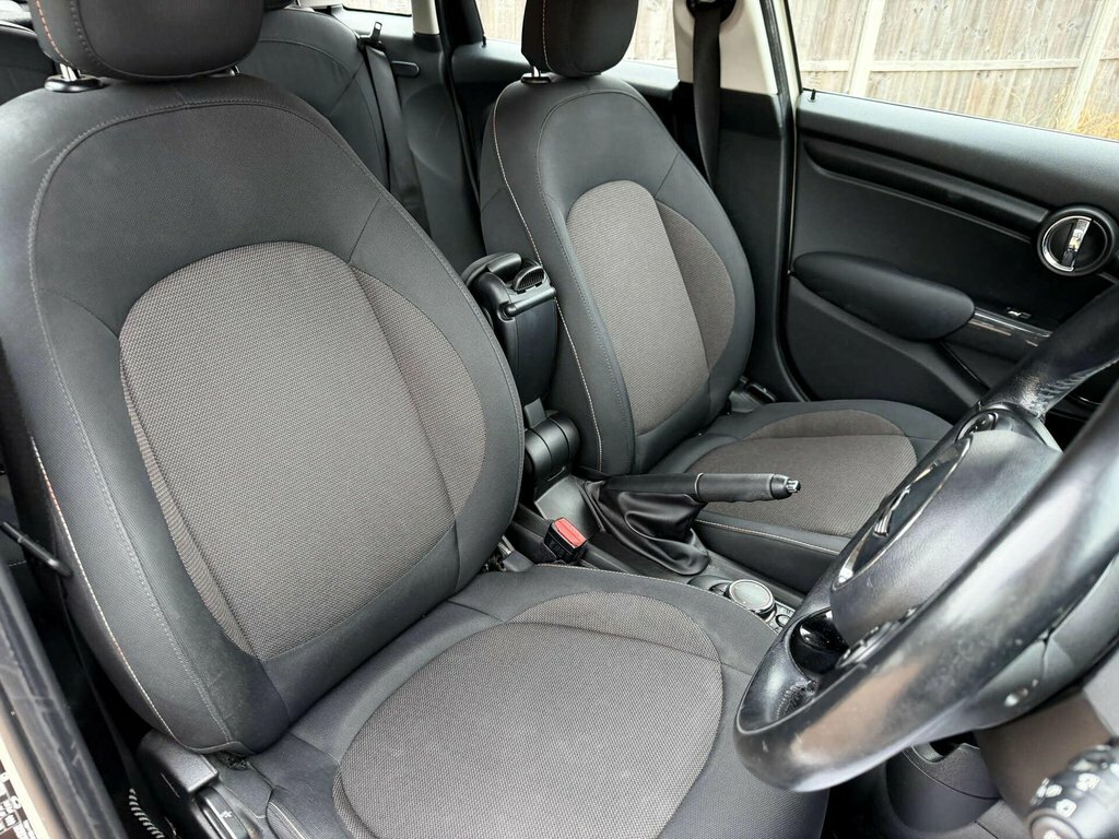 Mini Hatch 1.5L Cooper White #5