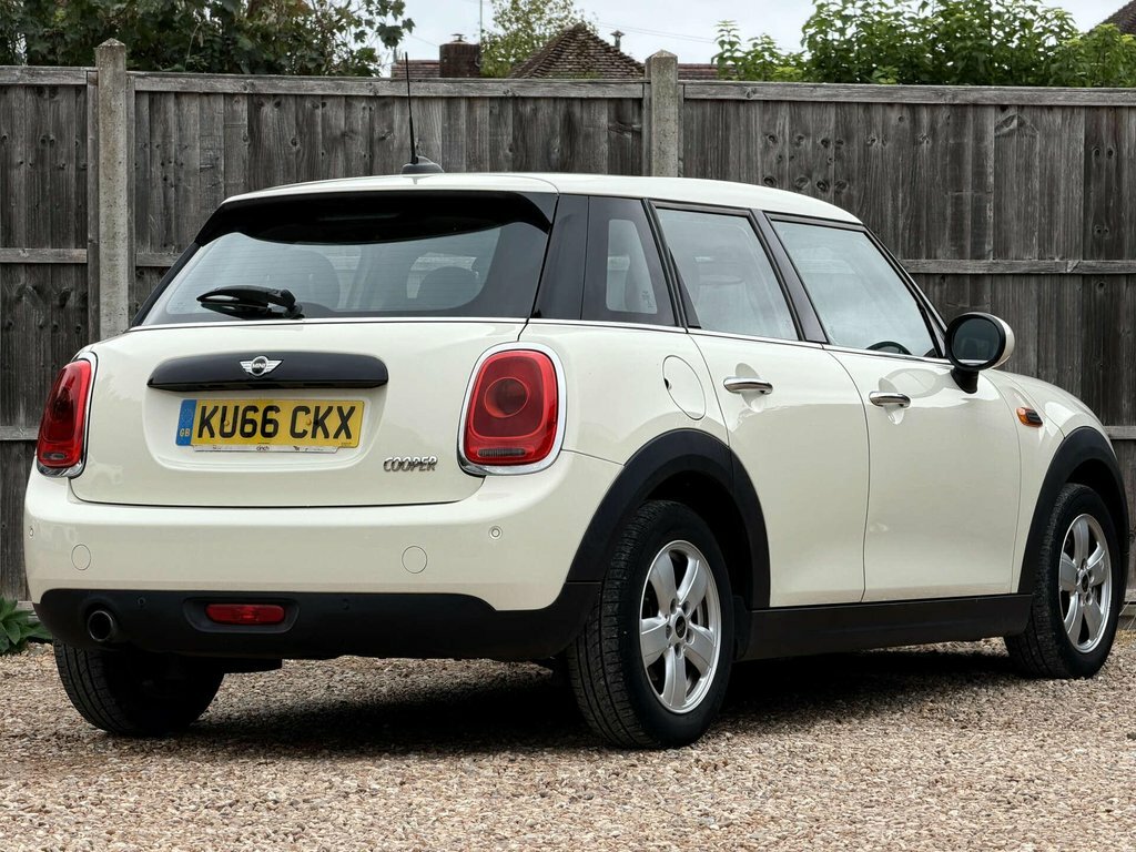 Mini Hatch 1.5L Cooper White #3
